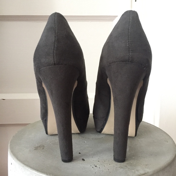 NWT Zara Trafaluc Gray Suede Platform Pumps 6.5 - Picture 3 of 5